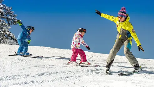 Sjov, leg og skiløb i sneen Flachau