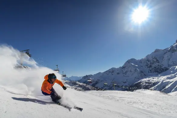 VALLE D AOSTA Sciatore Cervinia (Foto Enrico Romanzi) 0817
