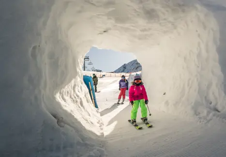 Winter Skifahren Familie Foto Dominic Ebenbichler 36