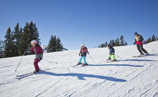 Familie Im Skicircus Saalbach Hinterglemm Leogang Fieberbrunn (2)