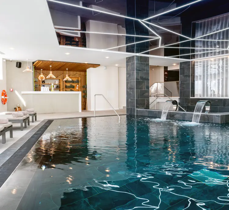 Hôtel Voulezvous Piscine 02