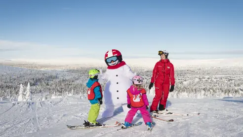 Billig skiferie til Sälen, bookes via SnowTours.dk. PRIS MATCH på alle priser!