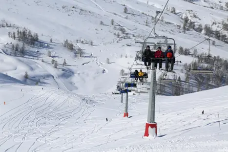 Stollift Och Pudersnö I Montgenèvre