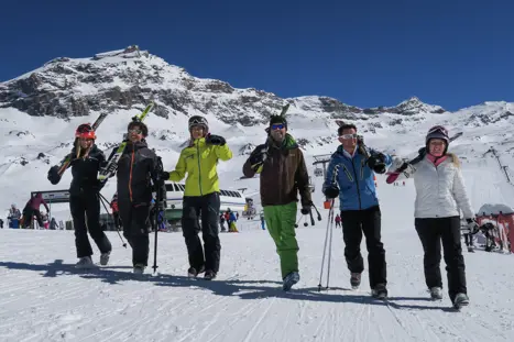 VALLE D AOSTA Sciatori A Breuil Cervinia (Foto Enrico Romanzi) 0423