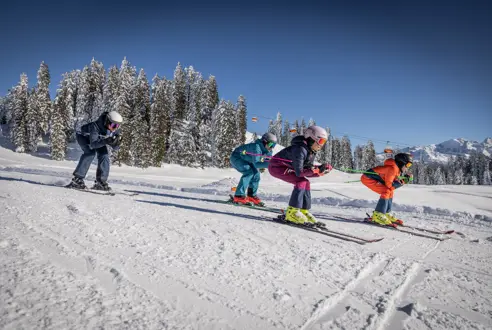 Skifahren Mit Der Ganzen Familie (C) Dachstein Tourismus AG, Mirjageh