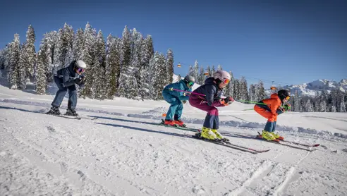 Skifahren Mit Der Ganzen Familie (C) Dachstein Tourismus AG, Mirjageh