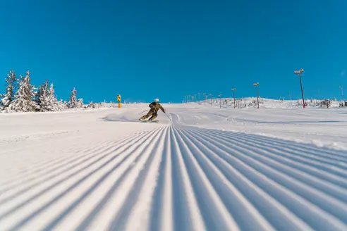 Blå himmel og sol på skiferien = Kaiserwetter ! Vi elsker skiløb på perfekte pister sammen med familien, venner eller gode kolleagaer.