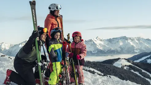 Familie Genießt Ausblick Auf Der Schmittenhöhe (C) Zell Am See Kaprun Tourismus.Ae4babd2 Original