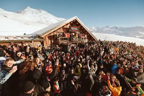 Afterski i Frankrike bjuder på livlig stämning och minnesvärda kvällar