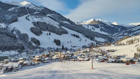 Dejligt byliv og godt afterski i Saalbach