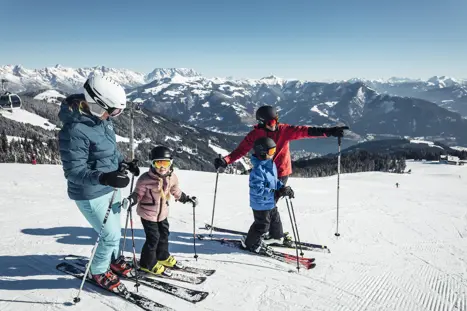 Familienskifahren Schmittenhohe Family Skiing Fun On Schmittenhohe C Zell Am See Kaprun Tourismus Original