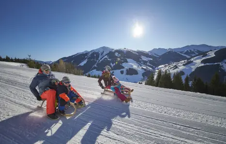 Sjov kælkebakke efter skiløb i Saalbach