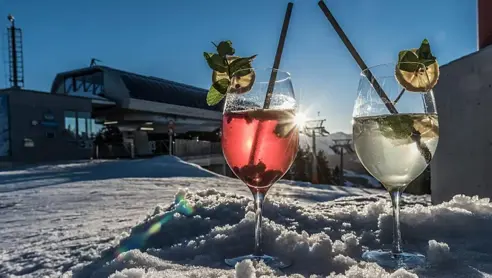 Nyd lækre drinks på pisten i Maria Alm