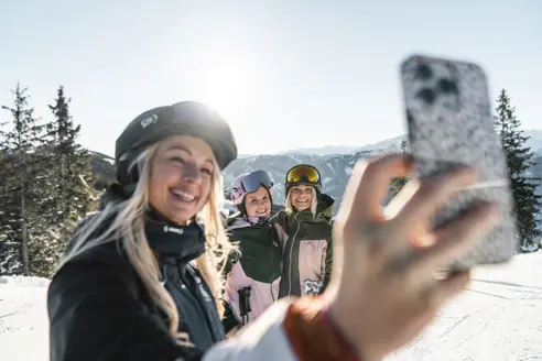 Varm kakao, østrigske specialiteter på pisten i Saalbach