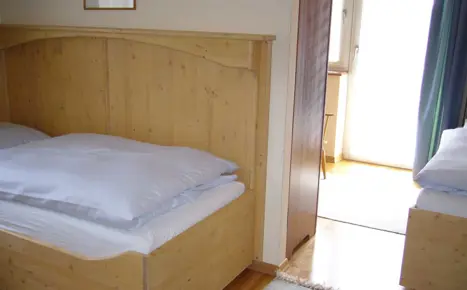 Haus Gugl bedroom