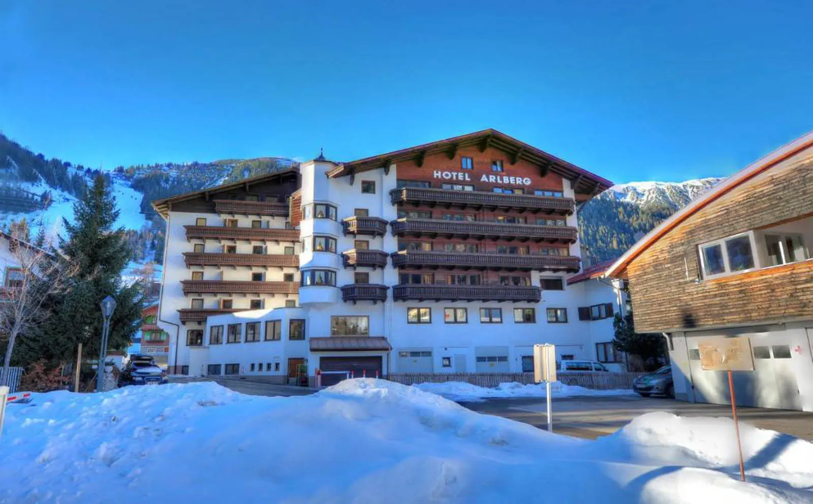 Heart Hotel Arlberg Front