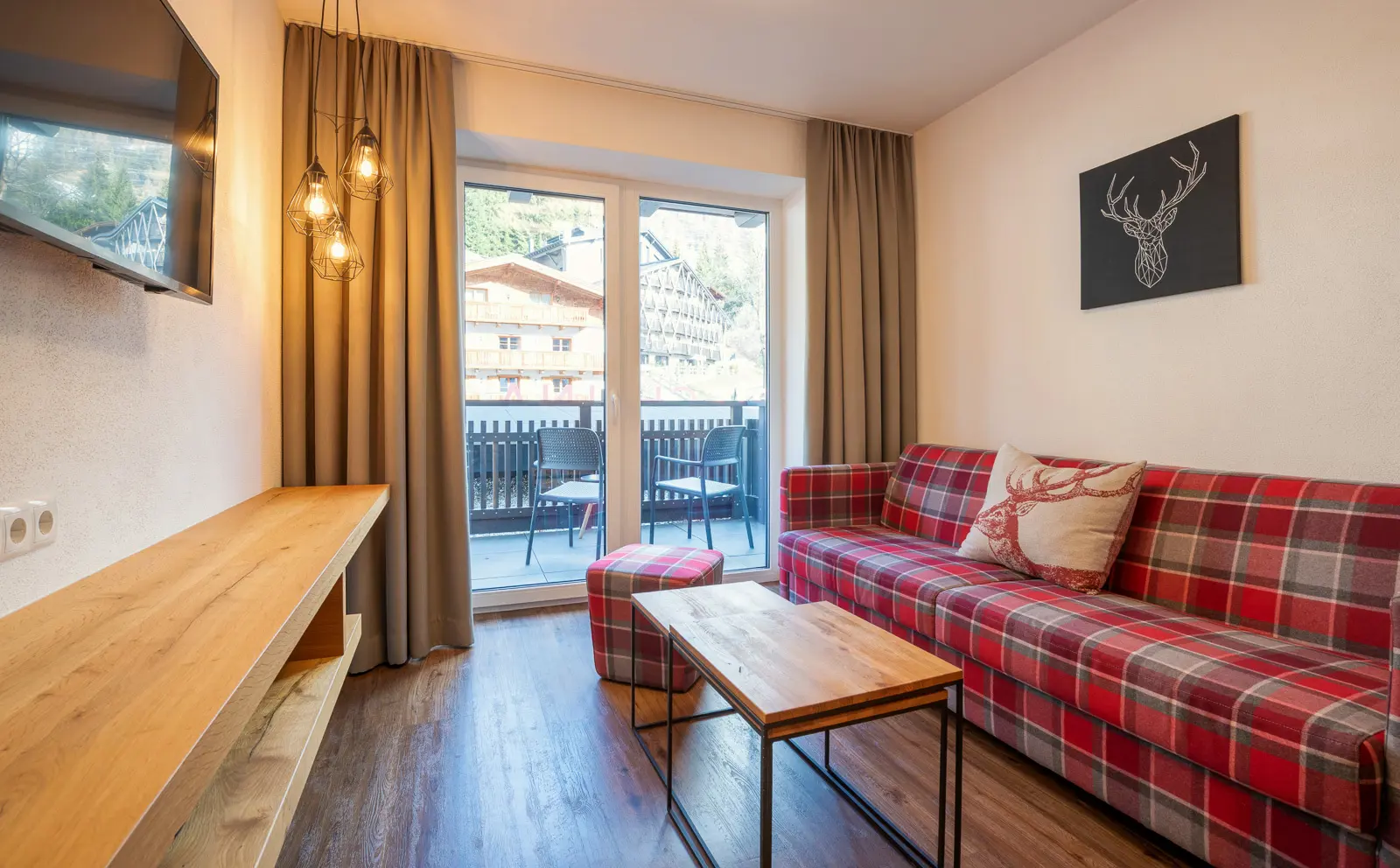 Heart Hotel Grischuna Room