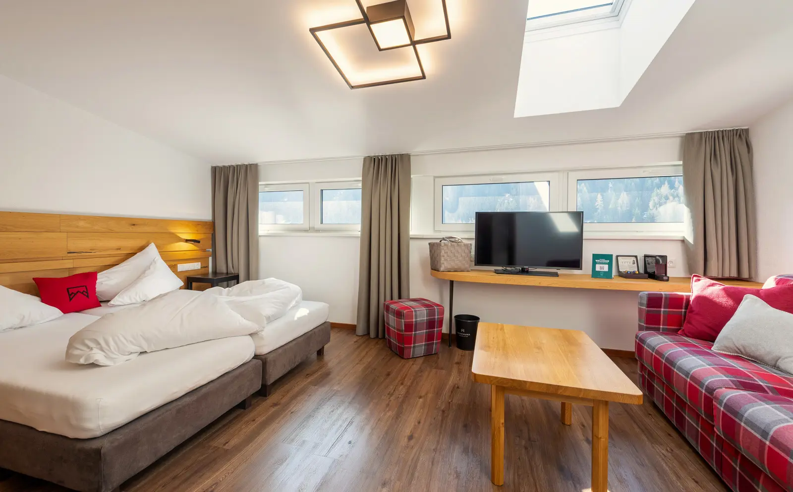 Heart Hotel Grischuna Room